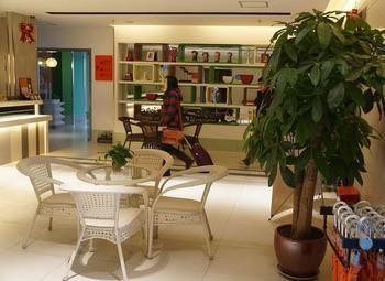 Motel 168 Shanghai Pudong Huinan Metro Station Tesco Exterior photo